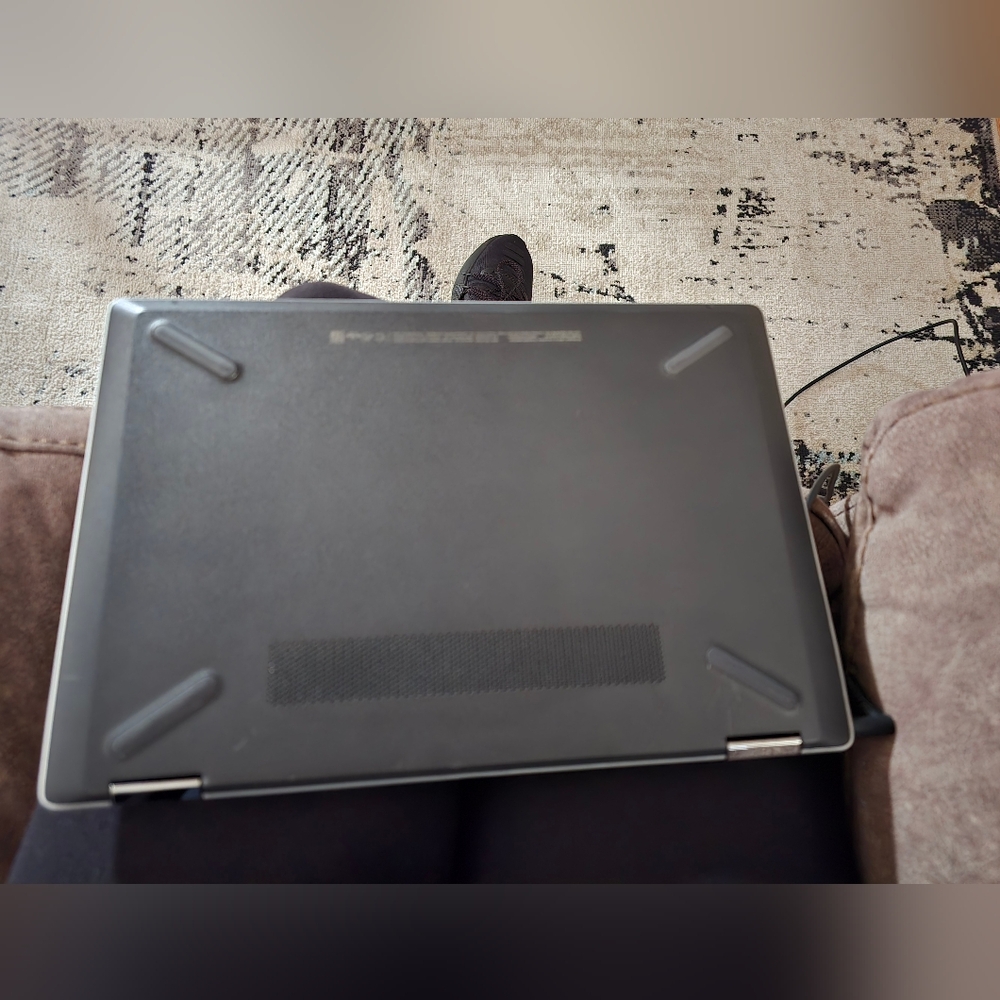 LapTop - Picture 5 of 5